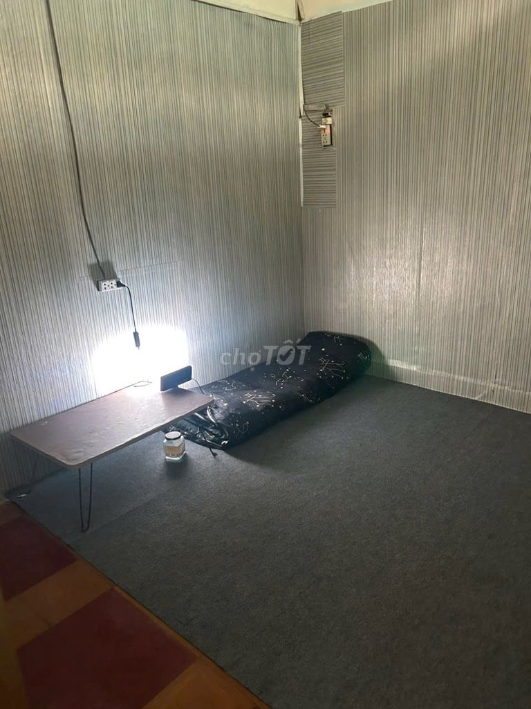 Rent room.