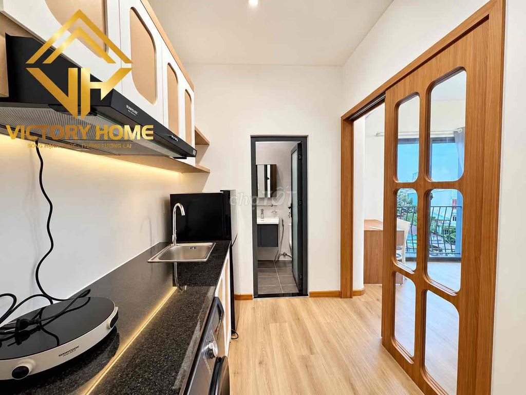 Room one, kitchen room.