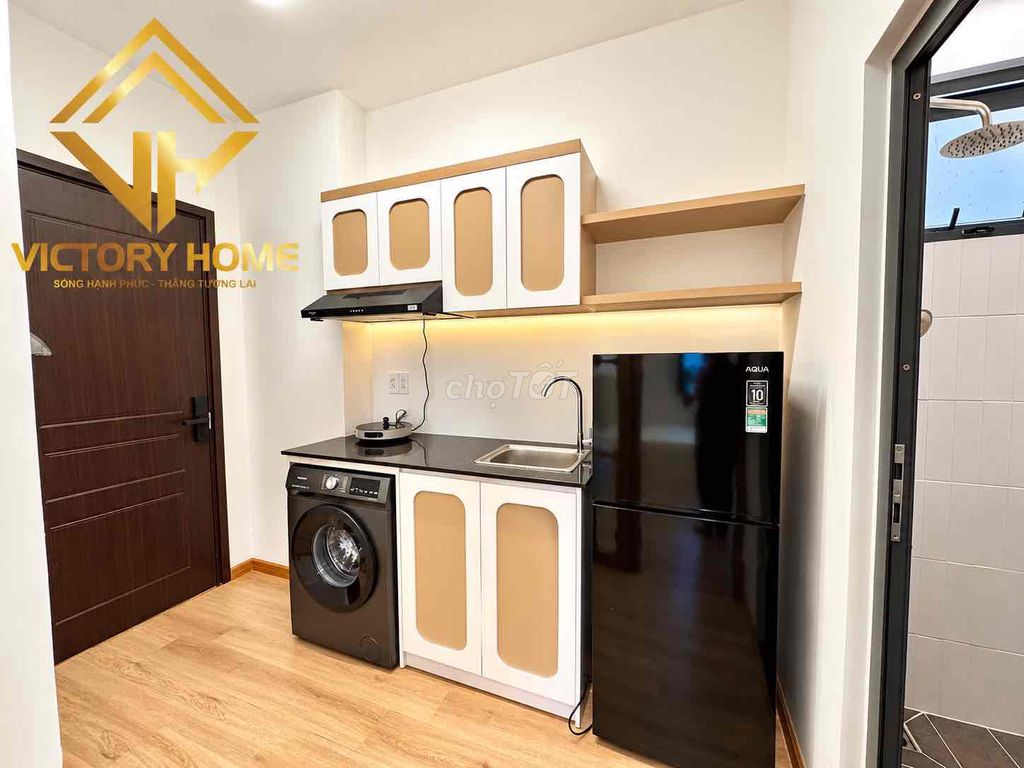 Room one, kitchen room.