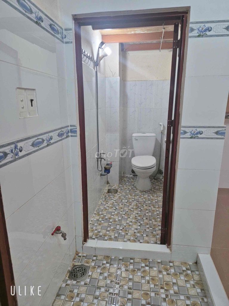 Rent a Nguyễn Chánh Sắt motel near station T3