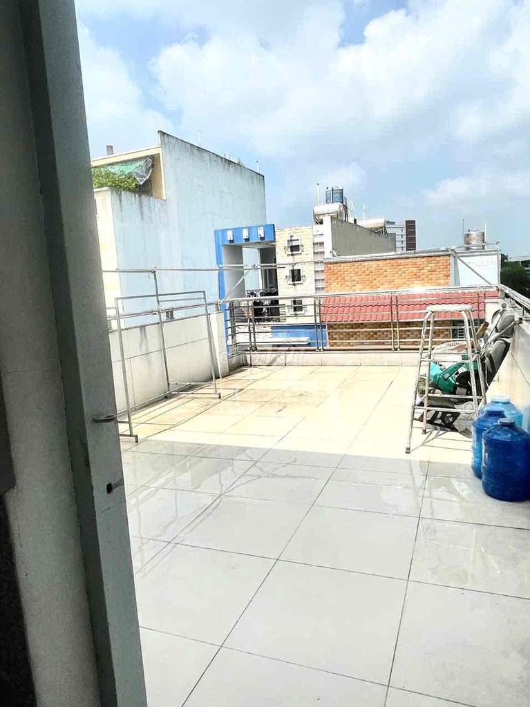 Nice room 400 M's way from aeon Bình Tân