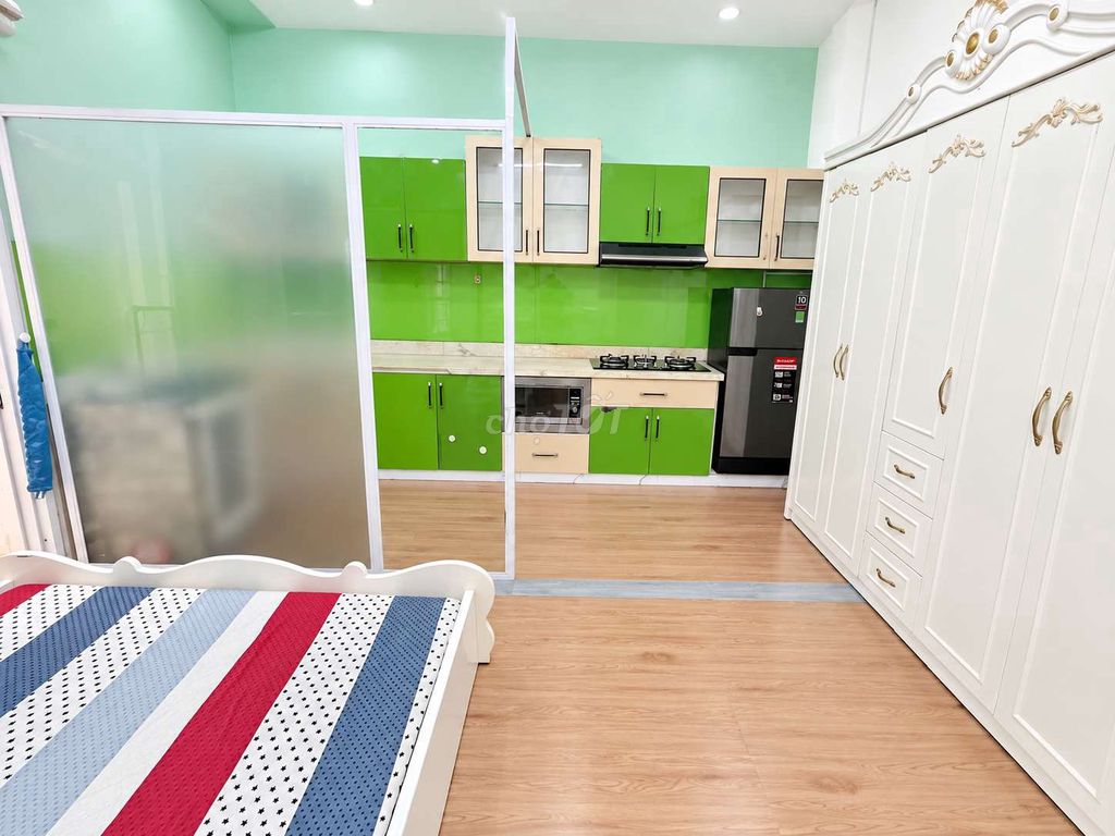 Rent the kitchen room, full interior at Phạm Văn Bạch.