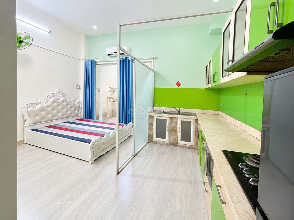Rent the kitchen room, full interior at Phạm Văn Bạch.