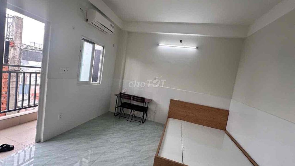Rent Gò Vấp balcony near the spread industry.