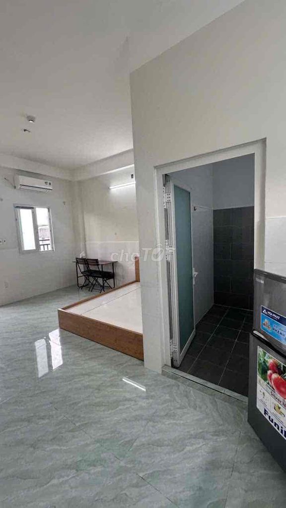 Rent Gò Vấp balcony near the spread industry.