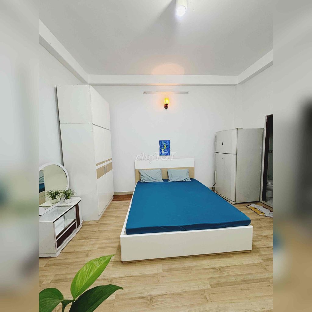 Rent a room full of furniture as cheap as I thought