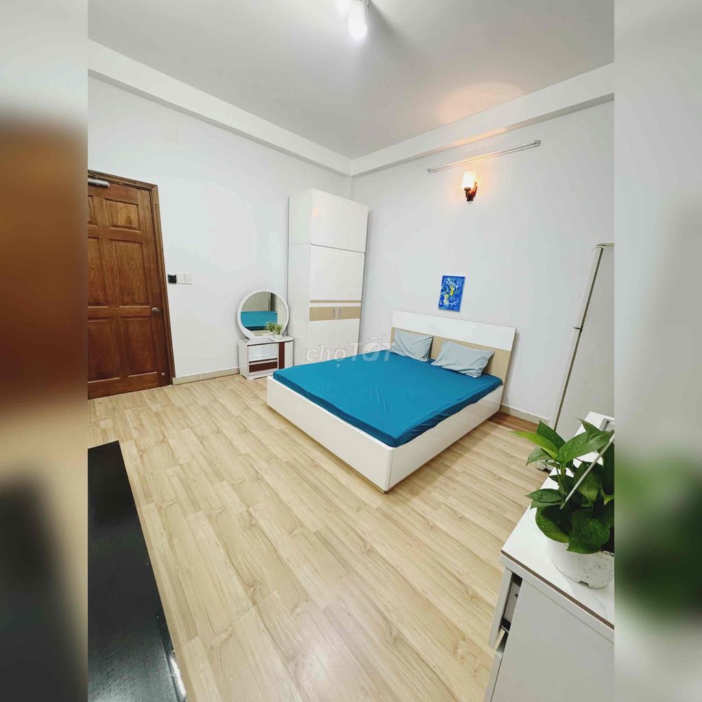 Rent a room full of furniture as cheap as I thought