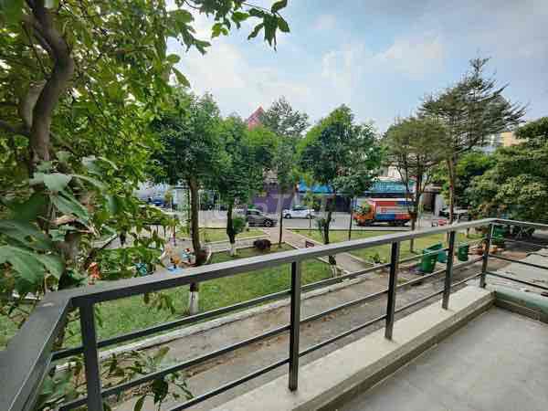 Tell Zhang the New House of Studio the Nguyễn Văn Khối Publishing Door