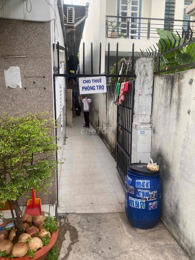 District Hotel 12 Nguyễn Ảnh Thủ.