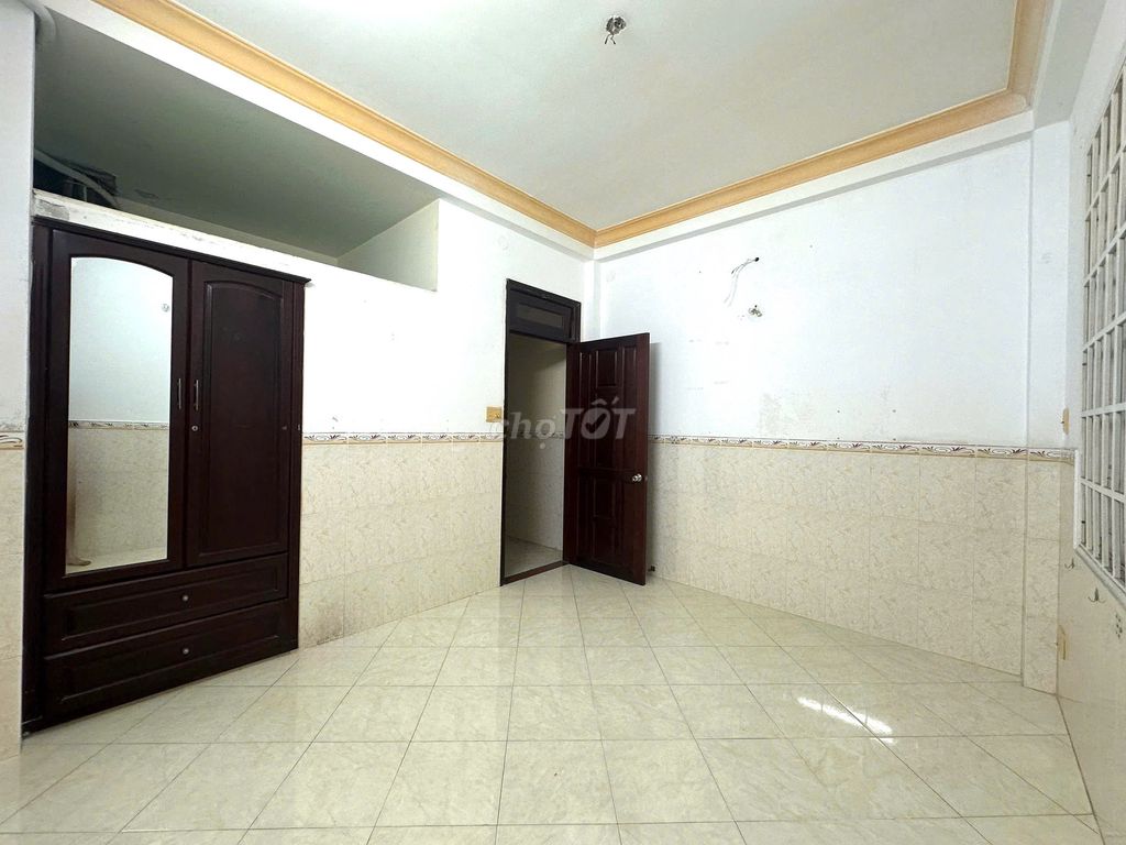 The Cold-Palse Reservation Room near the Art University of Technology, ParCmall