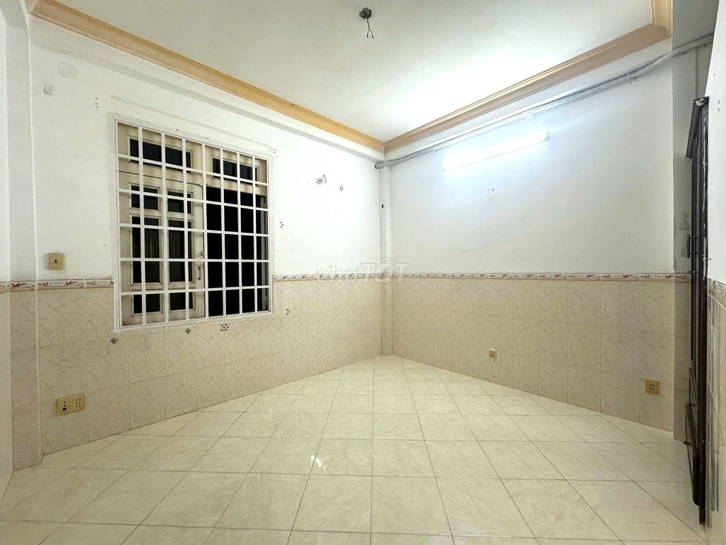 The Cold-Palse Reservation Room near the Art University of Technology, ParCmall