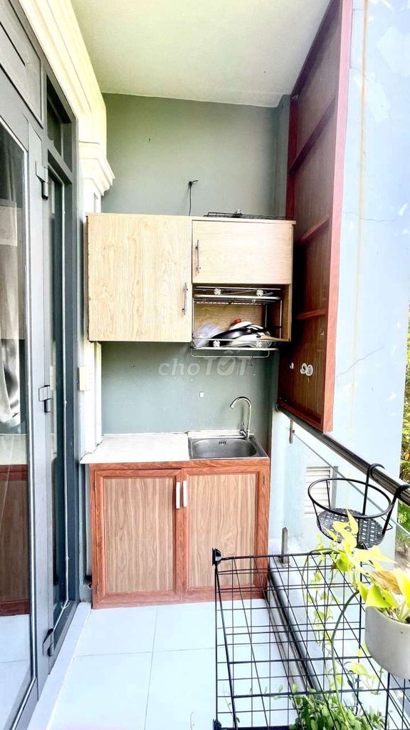 The elevator balcony studio, which is a Đỗ Thị Lời kitchen, 3rd District.