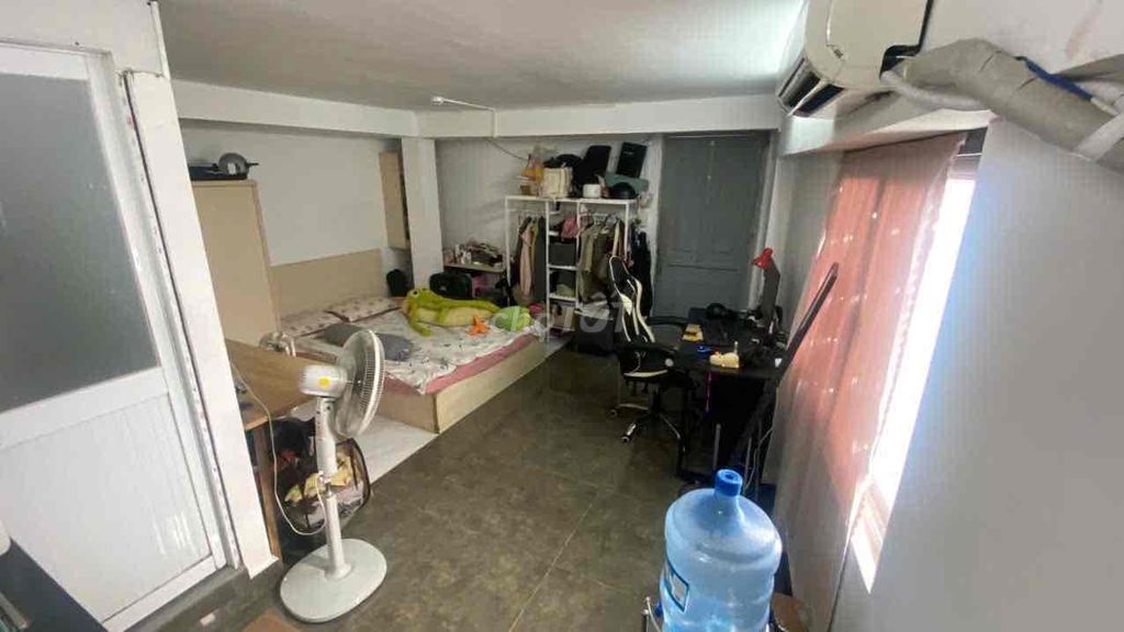 an open window studio with a close structure_c_c_c_c_c_c_w_c_c_e_e_e_e_e_e_e_e_e_e_e_e_e_e_e_e_e_e_e_e_e_e_e_e_e_e__e___________________e__