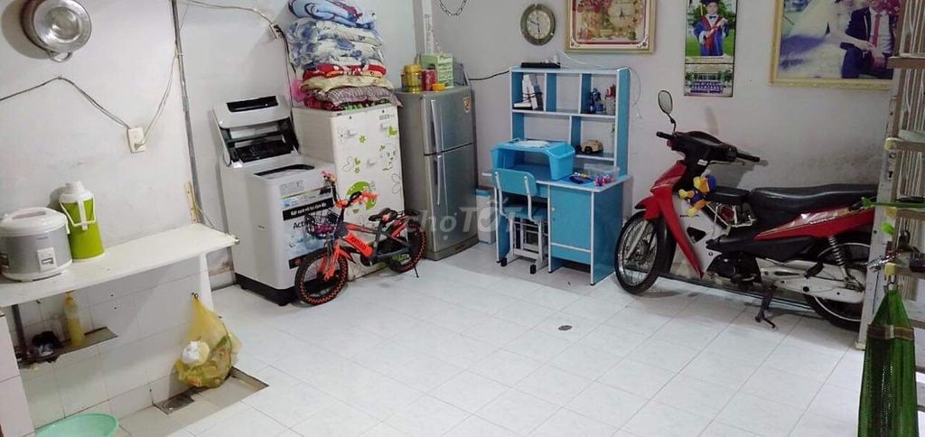 Rent a 30 m2 motel (including guard)