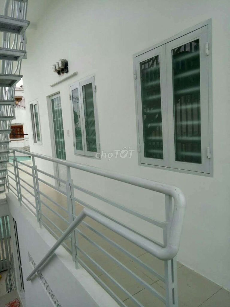 Room 10 m2 is 2 million, right at 4th and Metro Pacific Metro Station Thủ Đức.