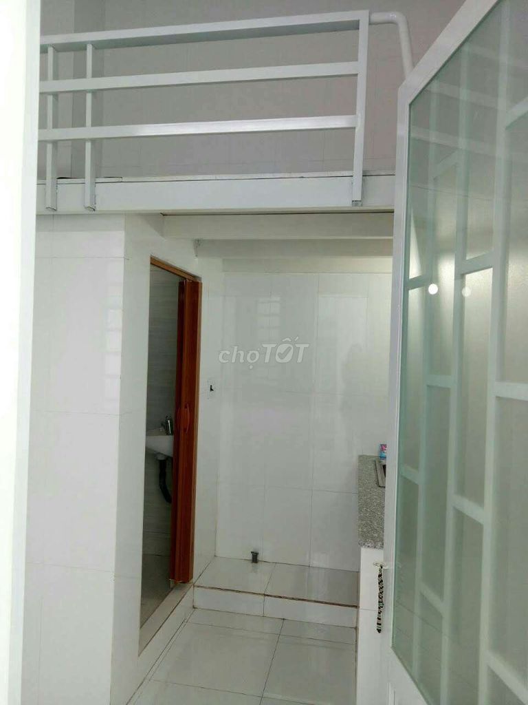 Room 10 m2 is 2 million, right at 4th and Metro Pacific Metro Station Thủ Đức.