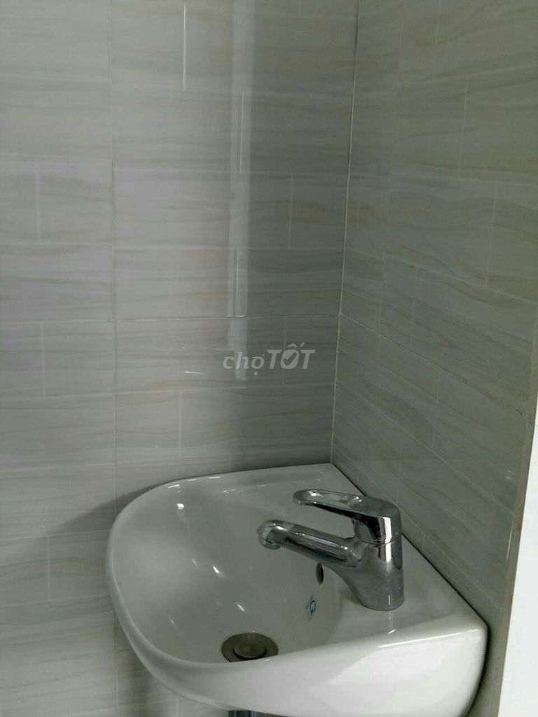 Room 10 m2 is 2 million, right at 4th and Metro Pacific Metro Station Thủ Đức.