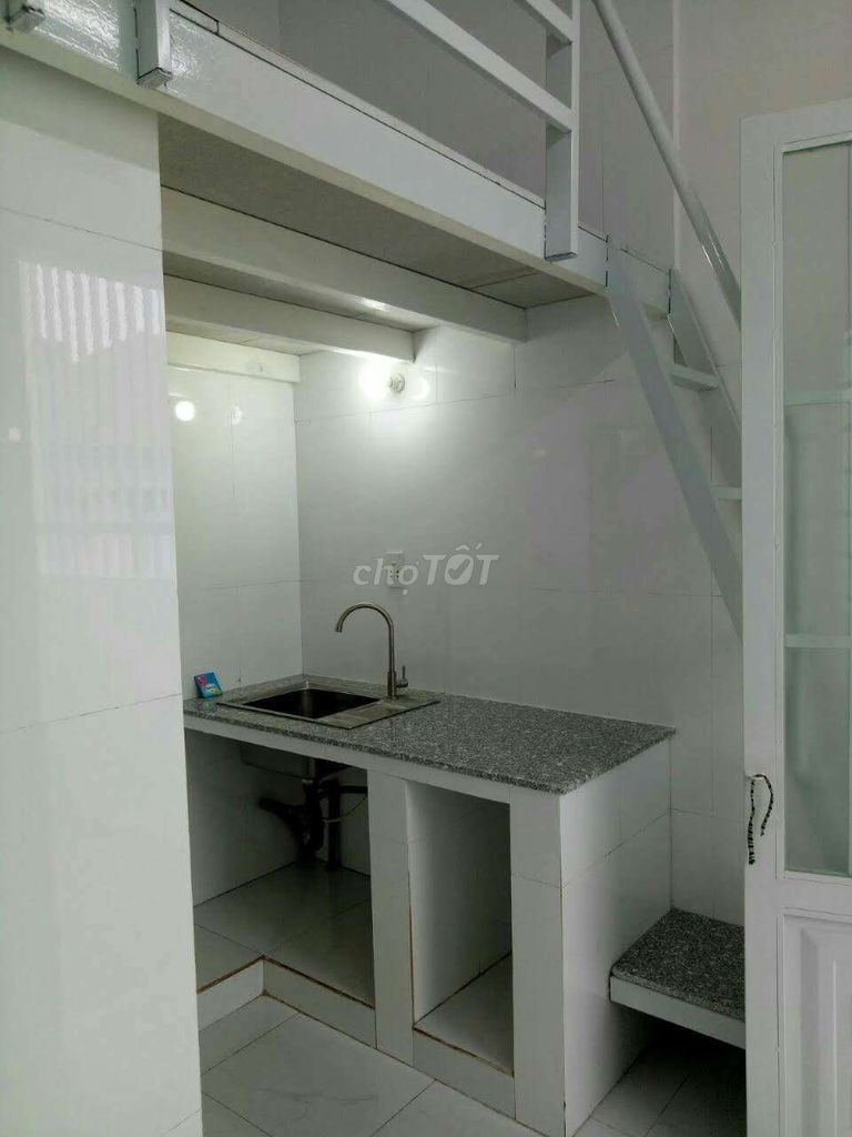 Room 10 m2 is 2 million, right at 4th and Metro Pacific Metro Station Thủ Đức.