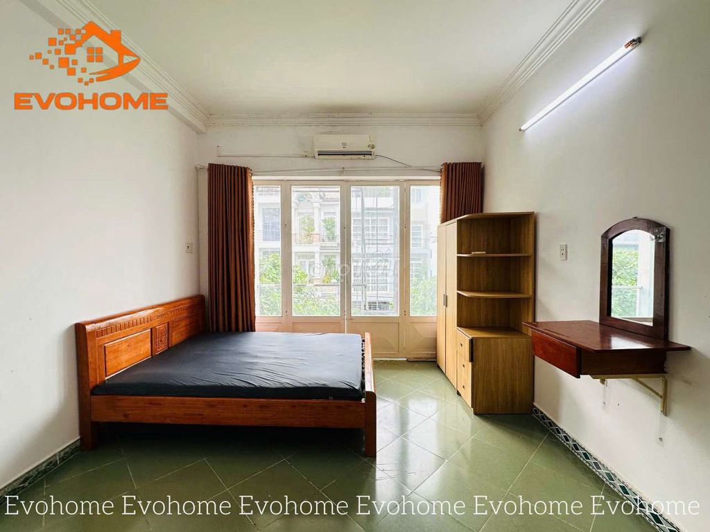 Rent room.