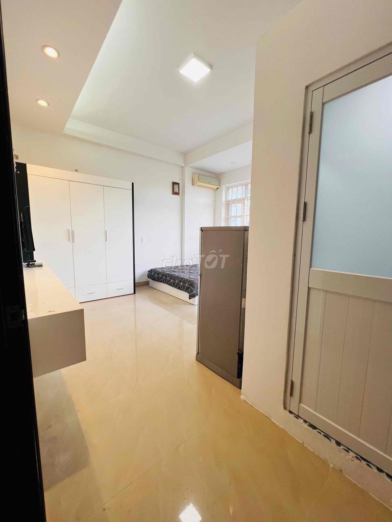 studio full interior