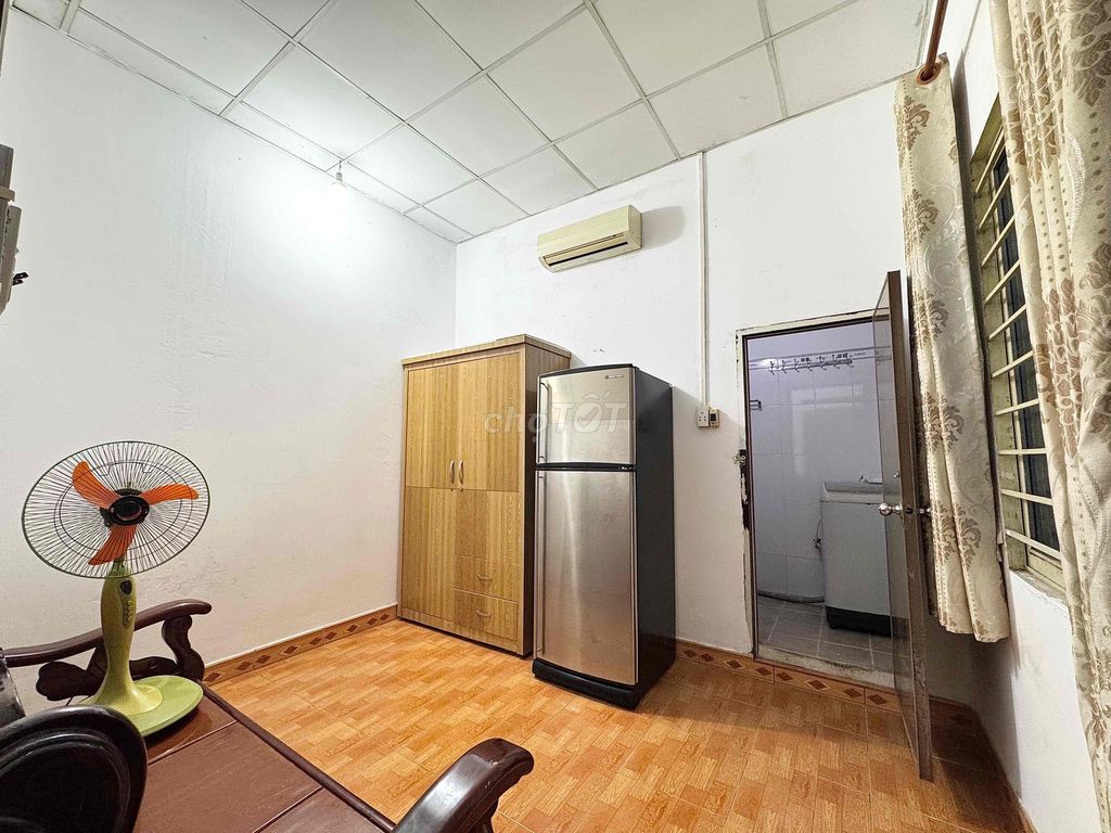 It's the owner of a full-size kitchen room opposite the university.