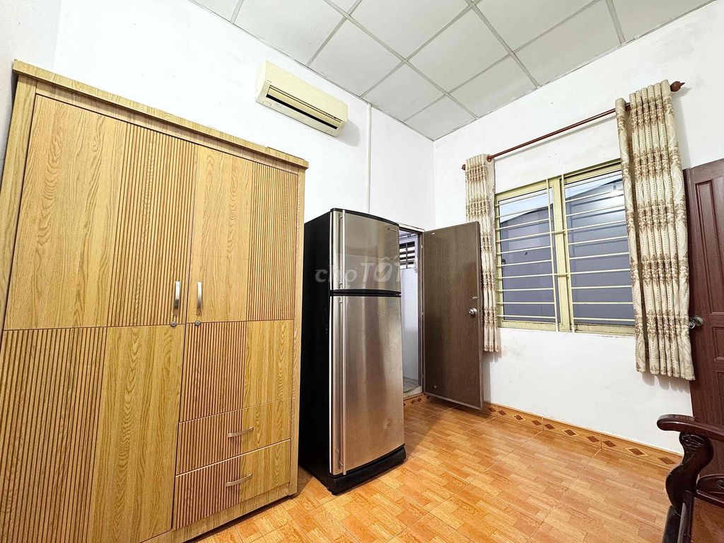 It's the owner of a full-size kitchen room opposite the university.