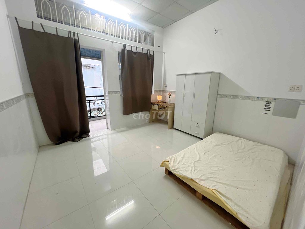 Rent a nice room in cheap lot of lotus.