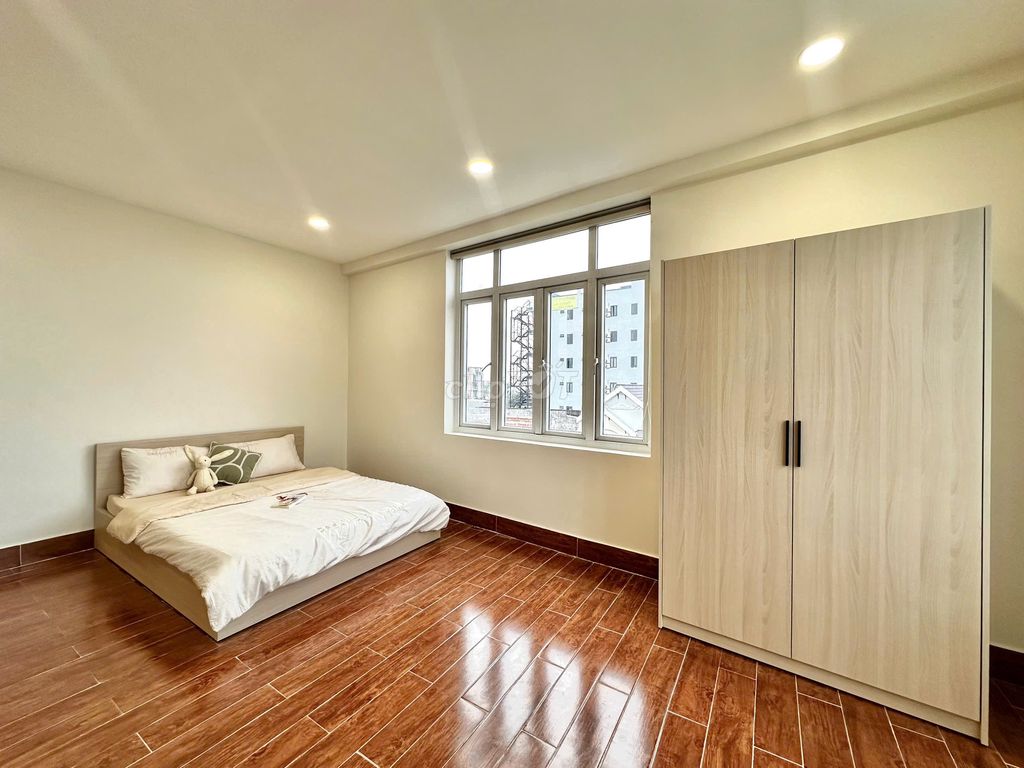 The beautiful 40 M2 new interior near the 8th station, University of ueh, dedicated writing.