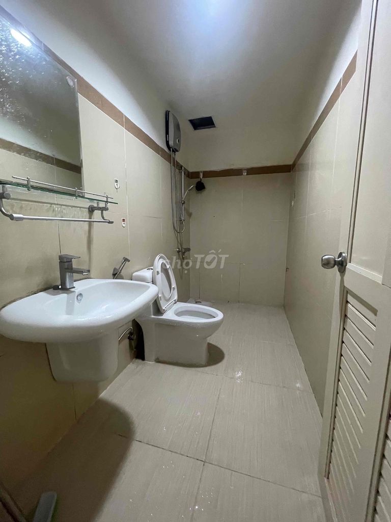 Just for $2.7 million, it's right in the cool air, and it's fully utilityd.