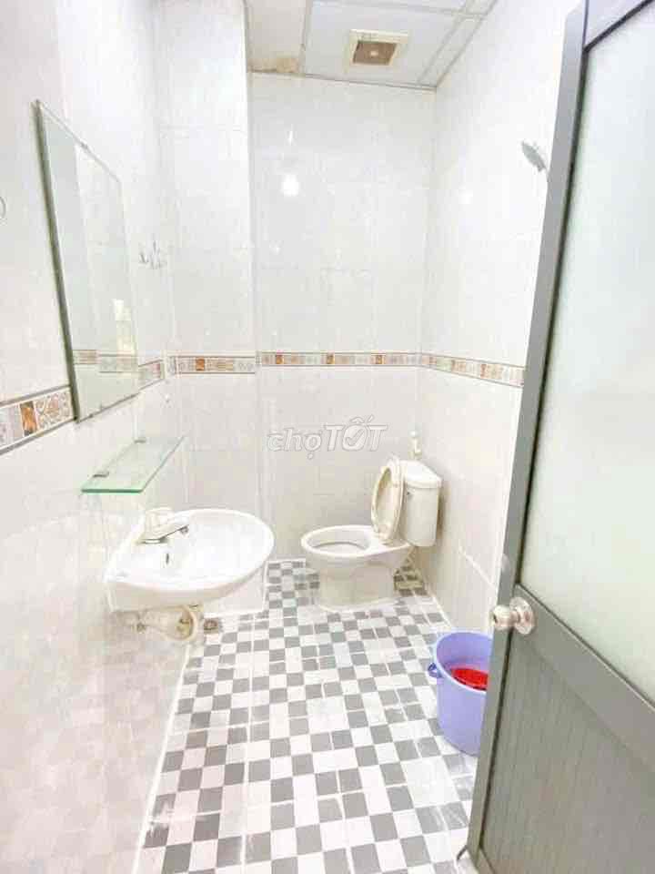 Good price room - media boss