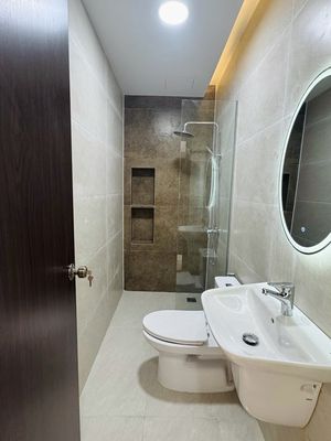 Rent a new house on Bình Lợi, Bình Thạnh. area 4.20 meters. It costs 28 million a month.