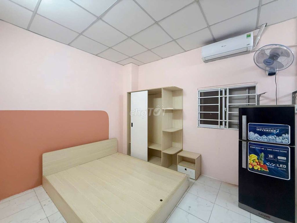 Rent room.