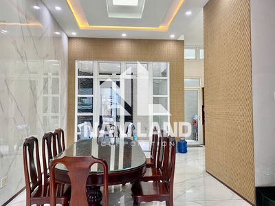 Rent a 3rd floor warehouse 5th floor bathroom Full interior cost 35 million.