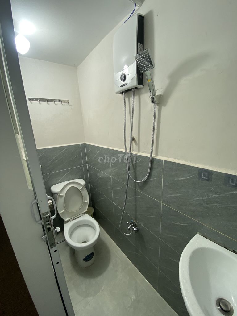 renting cash houses 337 Lý Thái Tổ.
