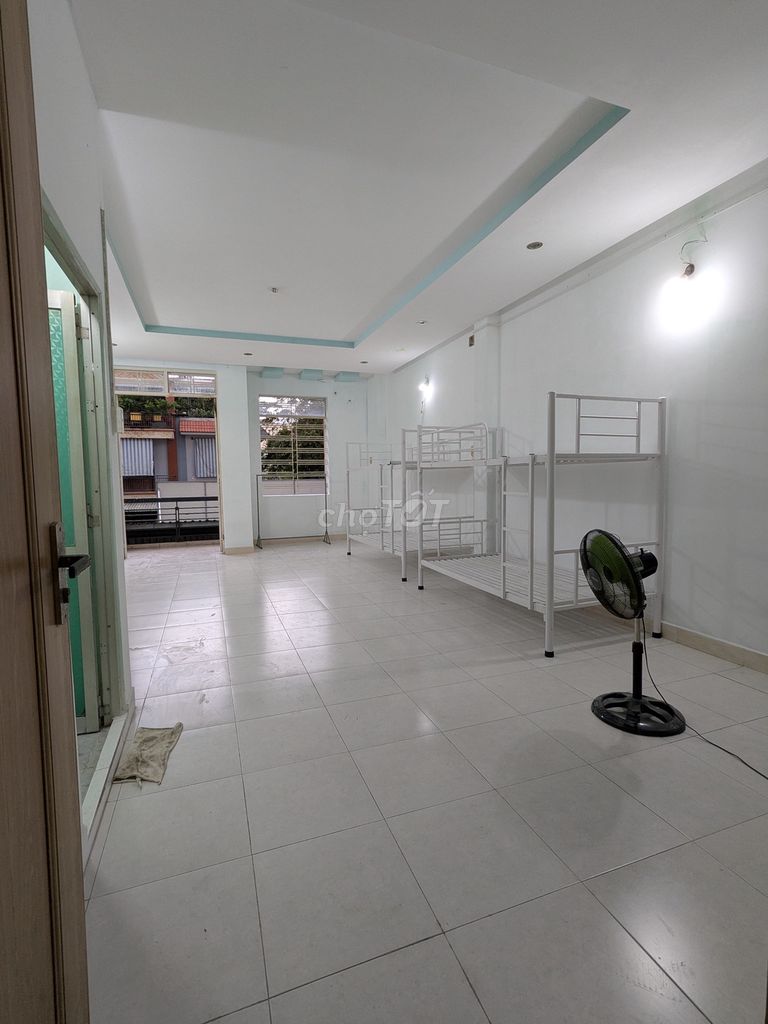 Supersized boarding room 43 M2 area