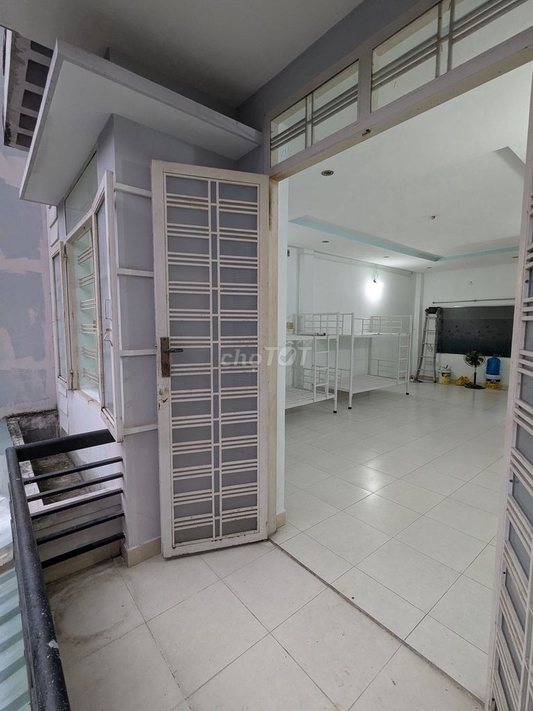 Supersized boarding room 43 M2 area