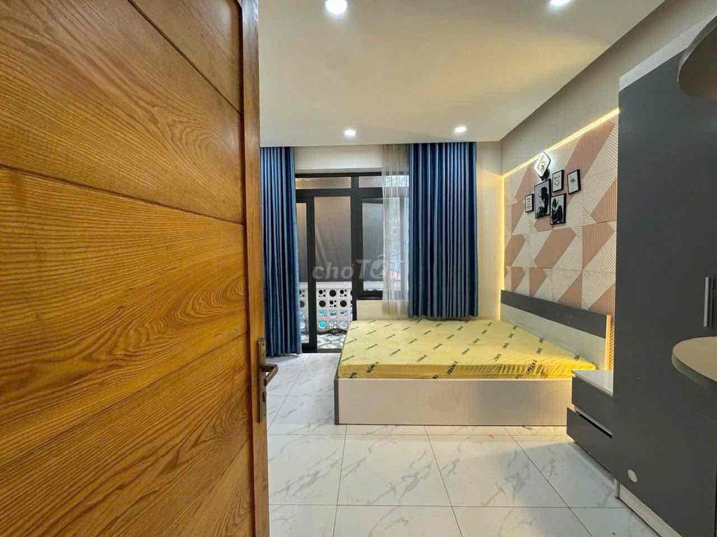 Rent a full-intracted kitchen house next to Lê Văn Thọ.