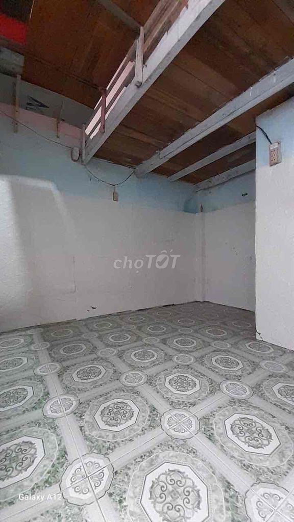 A 15-mm boarding room for low-income people on Nguyễn Đức Thuận.