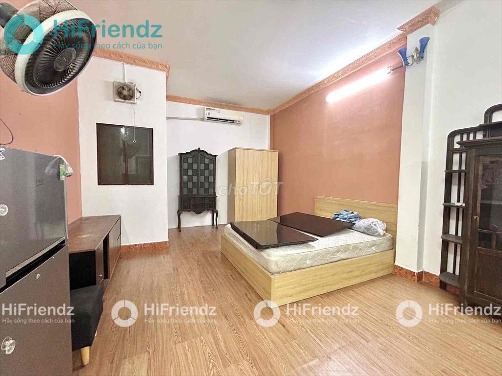 Rent a super-wide suite full of airport furniture.