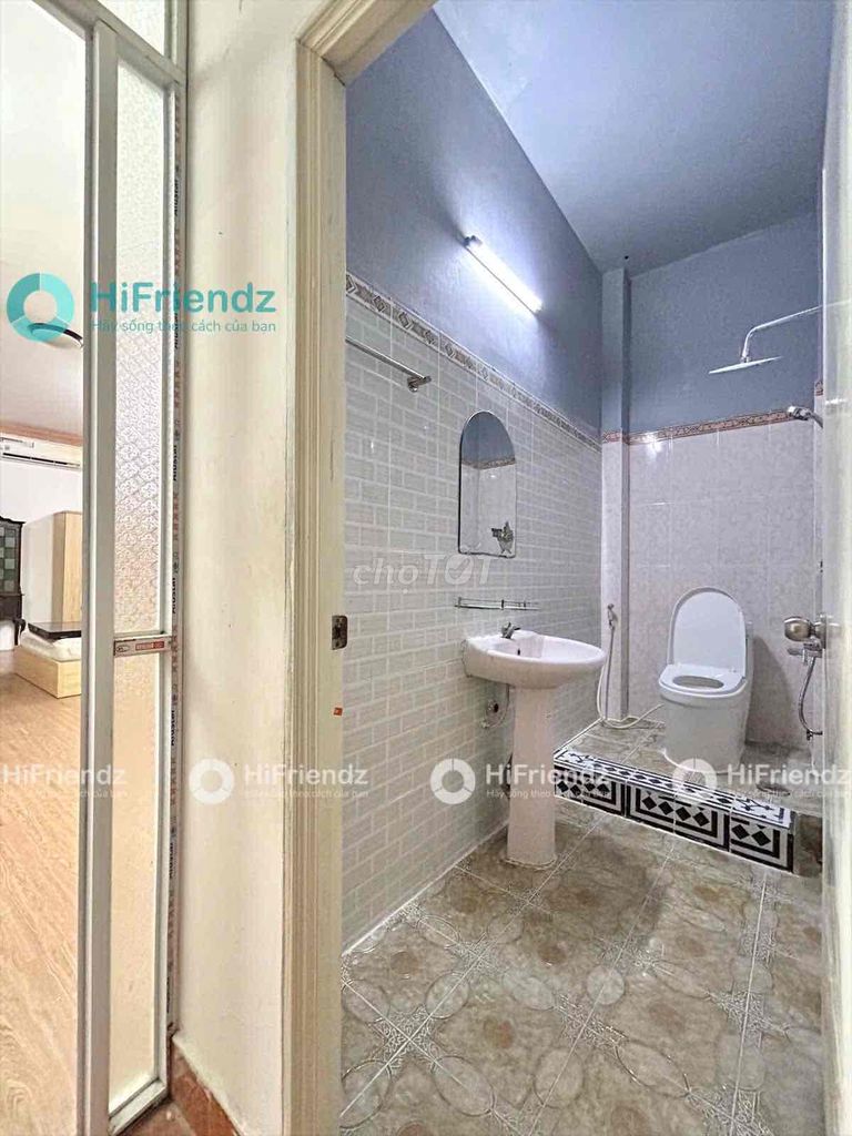 Rent a super-wide suite full of airport furniture.