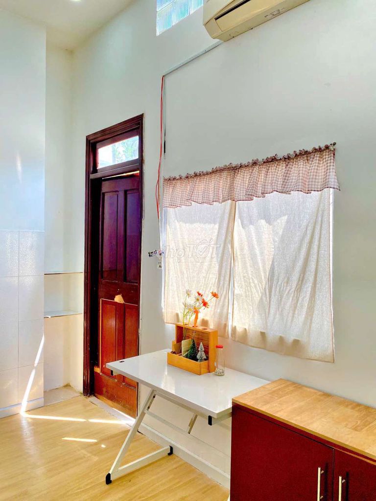 Rent room.