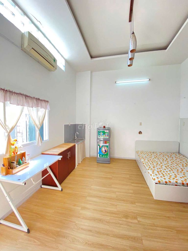 Rent room.