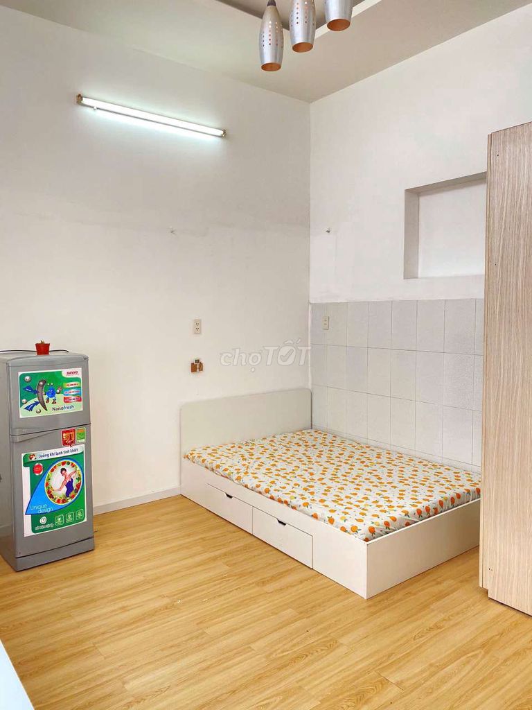 Rent room.