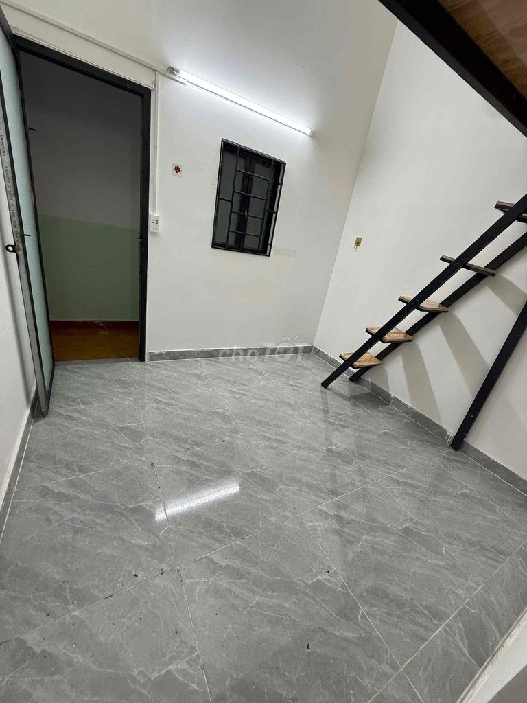 It's the owner of a cheap room. Gò Vấp district.