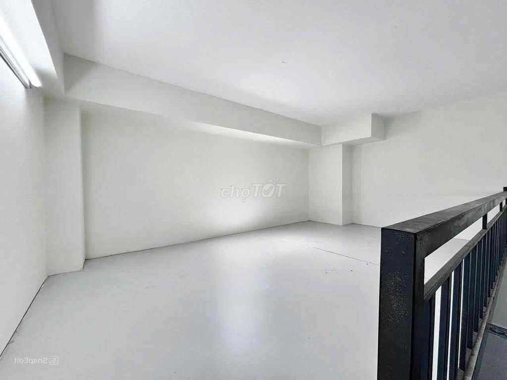 Clear 1 Room Near Trade - 25 m2 Window