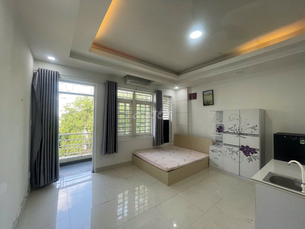 Shield 7-Charles' Office - Full interior-Shift-Wey-Channel