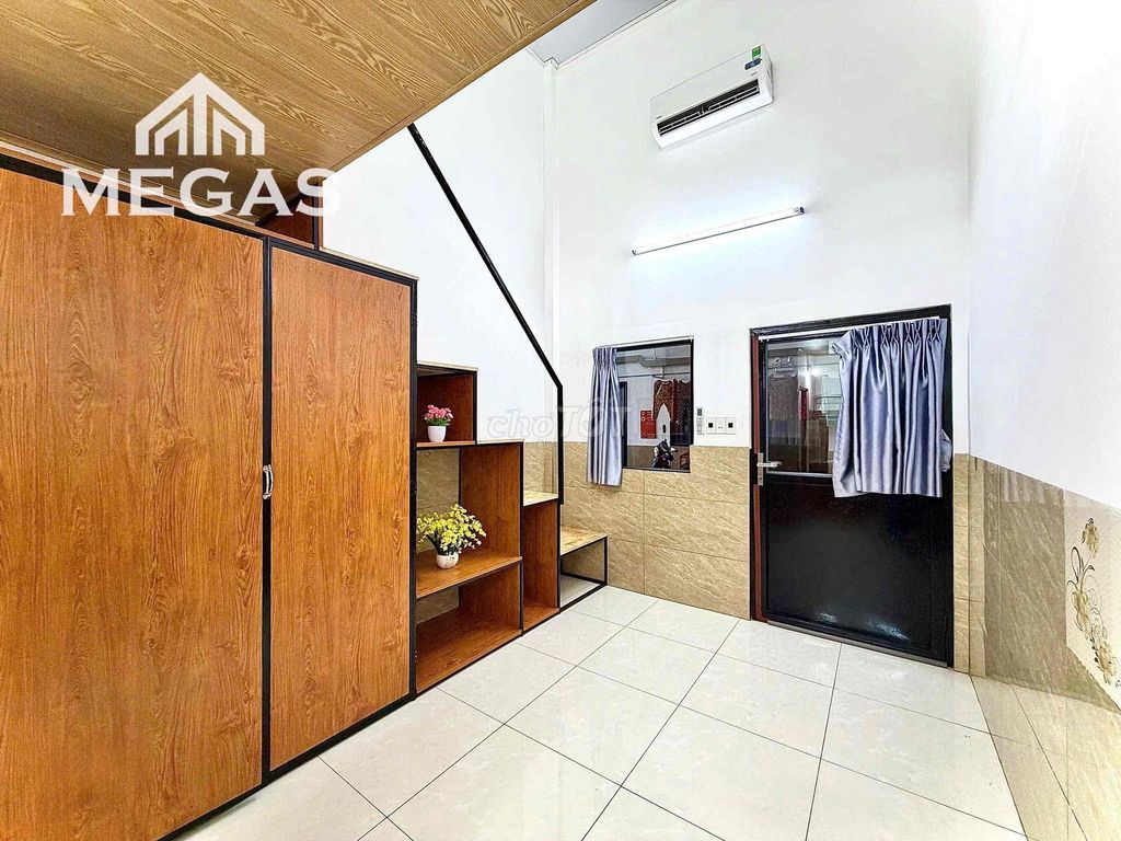 The guard's room is two feet tall. Cold Machines, Sages, Sizes, uths.