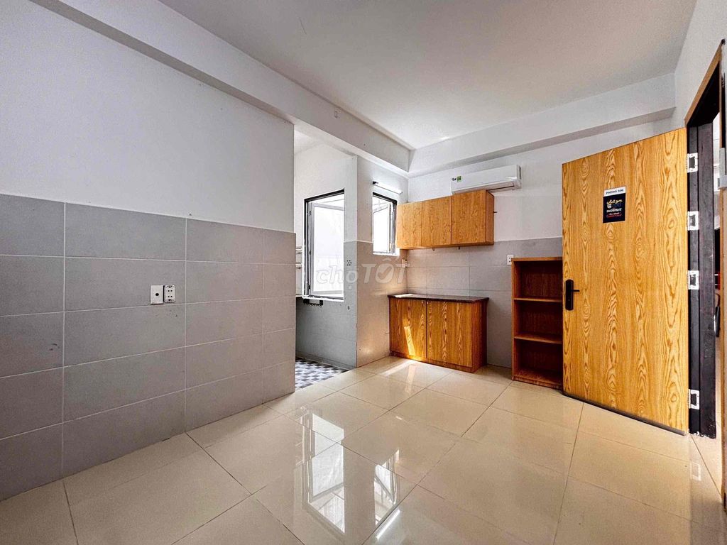 Rent a new room full of sevens near Lê Trọng Tấn.