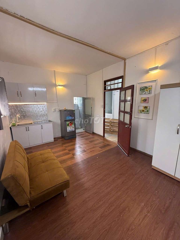 The living room right here at Bình Thạnh.