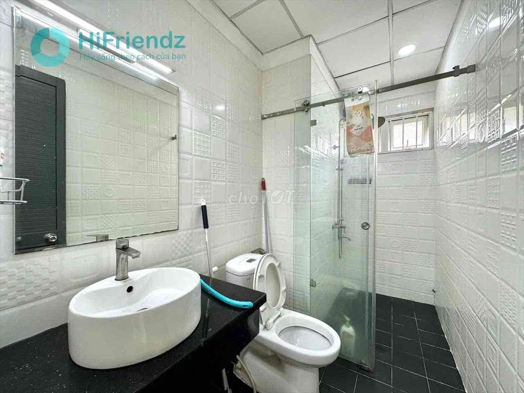Private Laundry Washer - Sgmia Front, Him Lam